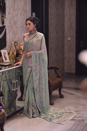 the subtle sheen of the fabric catches the light, while the sparkling sitara & stone add the touch of sophistication & glamour